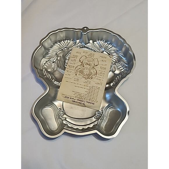 Wilton 1984 Cabbage Patch Kid Aluminum Cake Pan Mold 2105-1984 with Instruction - Picture 2 of 4